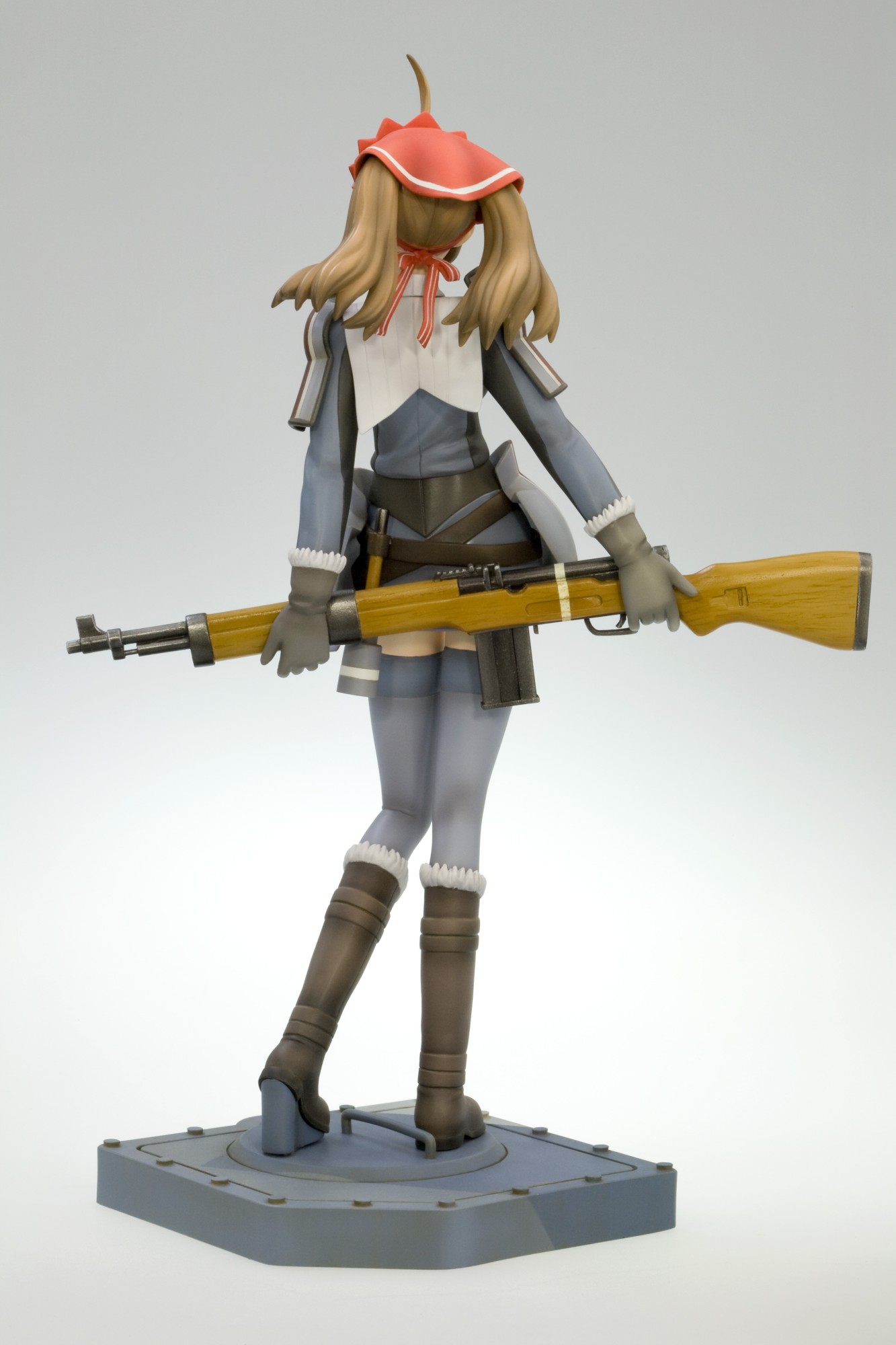 аниме картинка девушка с винтовкой Valkyria Chronicles Alicia Melchiott Figure