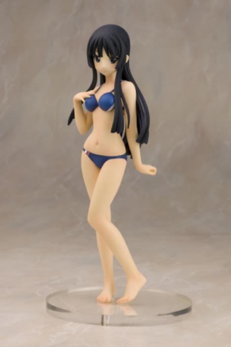 девушка в купальнике Akiyama Mio Sultry Bikini Figure